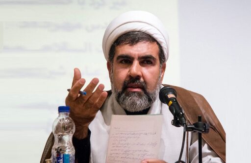 جامعه برای عده خاصی نیست/ اما تریبون‌های مقدس نباید در اختیار هر فردی قرار گیرد